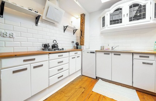 Srodmiescie Apartment | Nowowiejska Chic Harmony Apartment