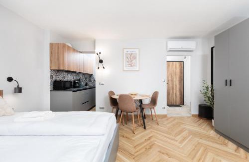 Warszawskie Apartment | Nowy Hotel Monika - by Upstairs