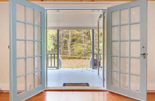 Monterey Cottage | nPeaceful, Newly Renovated Lakeside Cottage On Lake Garfield In Berkshires