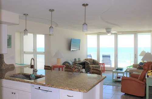 New Smyrna Beach Condo | NSB Beautiful 2/2 Condo DIRECT OCEANFRONT on No Drive Beach w/OCEANFRONT Pool