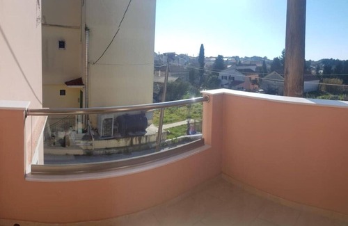 Melikia Apartment | nSet in Lefkímmi, 2.4 km from Paralia Alikes and 3 km from Bouka Beach.