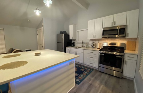 River Ridge House | nThe Minnie Drive.r - A Lake Austin Bungalow: Adventure by Day, Stars by Night