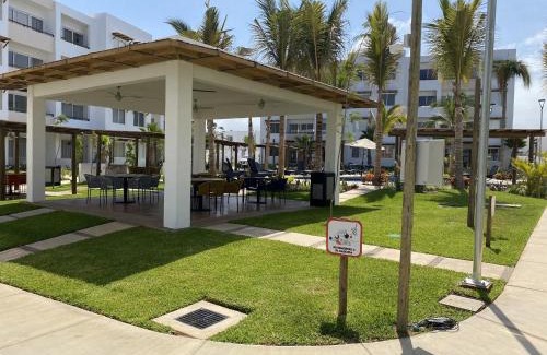 Cerritos Apartment | Nuevo Departamento con Excelente Ubicación y Muy Bonita Alberca - Residencial Almarena II