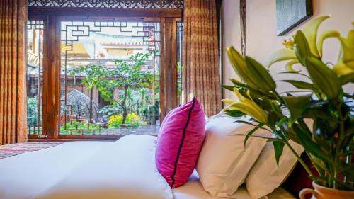 Dayan Old Town House | null