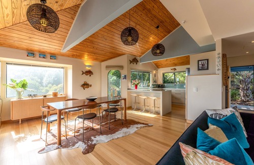 Onetangi House | Number 2 on Onetangi Be My Guest Fabulous Beach pad for the Family