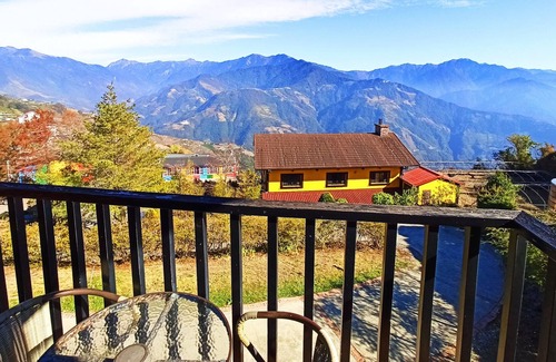 Ren'ai Bed & Breakfast | Nuowei Senlin Cottage