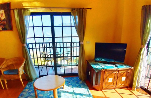 Ren'ai Bed & Breakfast | Nuowei Senlin Cottage