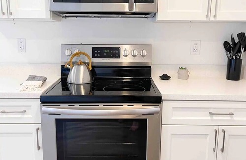 Modesto House | Nurse & Travel worker housing near DMC & Hwy 99