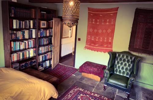 Wadsworth Apartment | Nutclough Cottage - Log Fire and Valley View - Sleeps 2