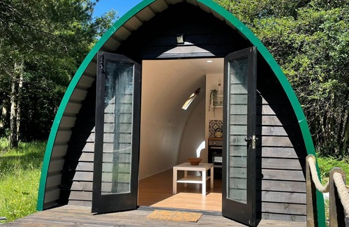 Holworth RV Rental | Nuthatch Cabin at Cloudshill Glade - Campsite