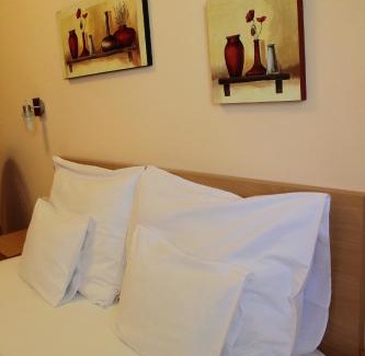 Sarvar Apartment | Nyirfa Apartmanház