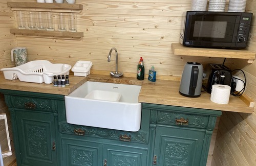 Chwilog House | O Dan Y Coed Luxury Yurt with Hot Tub