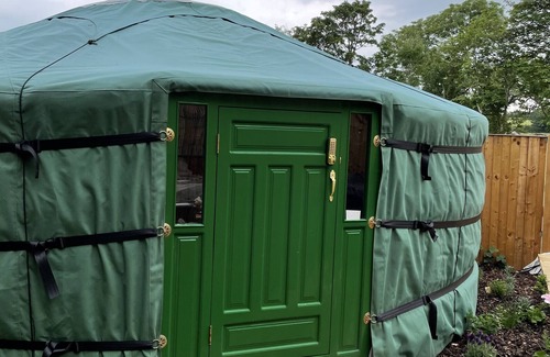Chwilog House | O Dan Y Coed Luxury Yurt with Hot Tub