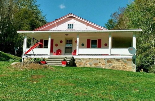 Robbinsville House | O'Henry's Getaway - Tail of the Dragon - Secluded Vacation Retreat Cheoah River