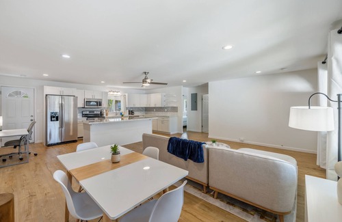 Wahiawa House | Oahu 4BR - Upto 8, A/C, Wi-Fi, Garage + All Access