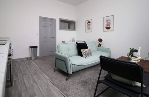 Brierley Hill Apartment | Oak Court by Mia Living spacious 1 bed apartment