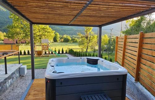 Brusane Villa | Oak House