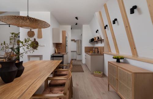 Brusane Villa | Oak House