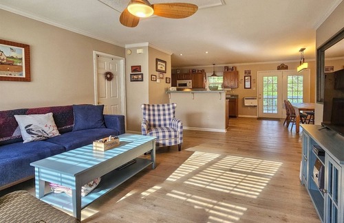 Haywood County House | Oak Park Retreat: 2BR 2BA Cozy Peaceful Home near Haywood Regional Medical