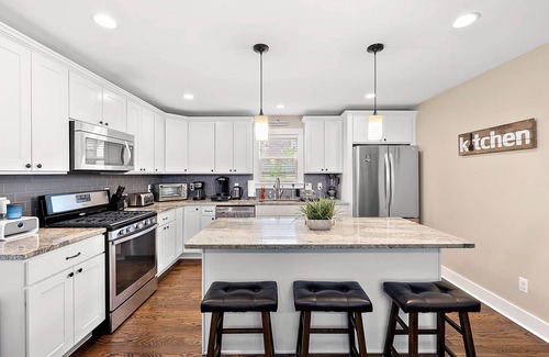 Royal Oak House | Oakdale Luxury Living