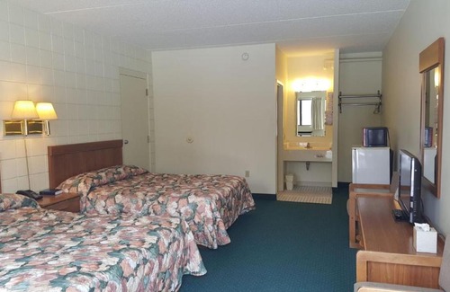 Newaygo Hotel | Oakridge Motel