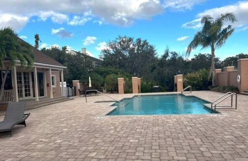 Vamo Condo | Oaks Preserve Condominium