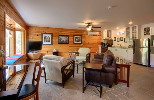 Catheys Valley House | Oaks Retreat in tranquil setting near Yosemite Valley/Merced River