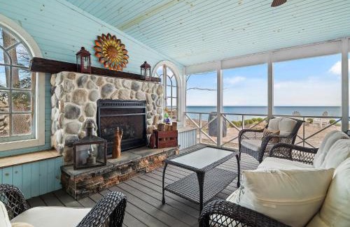 Ashtabula House | Oakwood Beach - Lake Front - Geneva-On-The-Lake