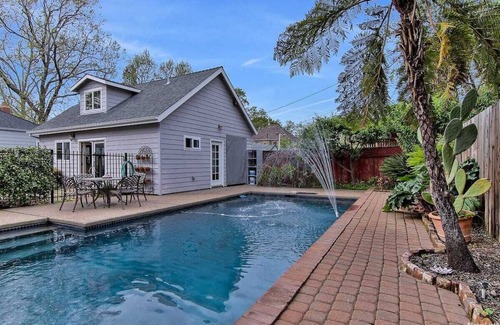 East Sacramento House | Oasis East Sac: Charming Home with Saltwater Pool and Casita