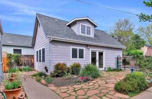 East Sacramento House | Oasis East Sac: Charming Home with Saltwater Pool and Casita