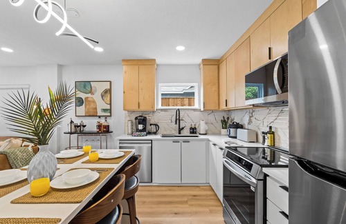 Oak Cliff House | Oasis in Bishop Arts for Groups sleeps 16