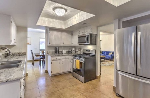 Paradise House | Oasis Near STRIP, Pool, Jacuzzi, Deck, Poker Room