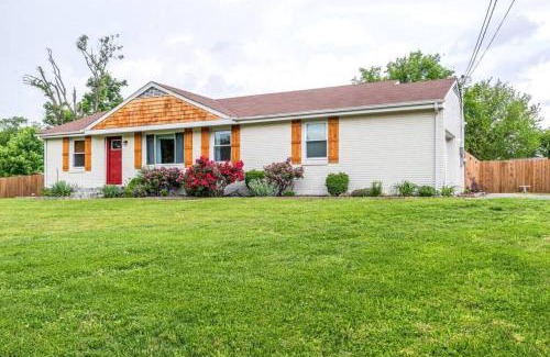 Nashville-Davidson House | Oasis Of Nashville, With A Pool And Hot Tub !