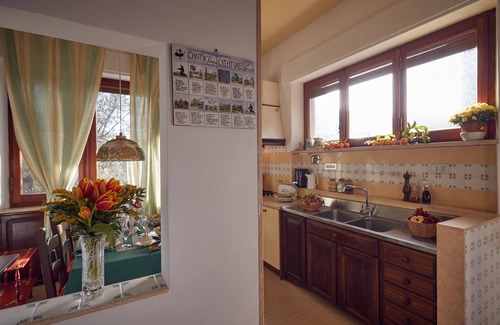 Perugia Apartment | Oasis of peace on the outskirts of Perugia, apt in villa, private garden + pool