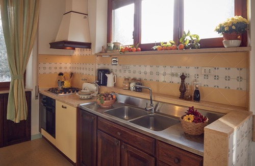 Perugia Apartment | Oasis of peace on the outskirts of Perugia, apt in villa, private garden + pool