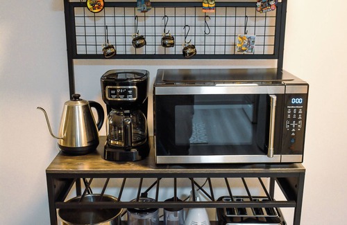 Park Estates Apartment | Oasis on PCH - Walk to VA Hospital or CSULB in Long Beach!