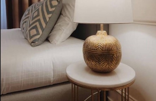 Ghent Bed & Breakfast | Oasis Retreat: Stylish Haven