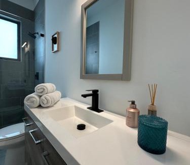 West Park House | Oasis Yard -Pool-Jets-Game Room-BBQ-Relaxing