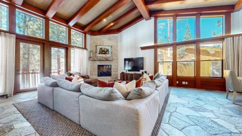 Mammoth Lakes House | Obsidian #7 home
