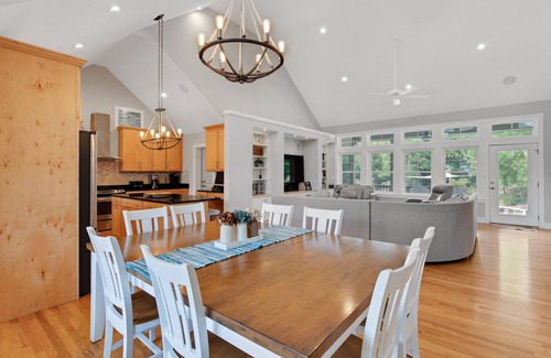 Southern Shores House | OBX Parade of Homes Winner, Immaculate, Quick-easy Beach Access, backyard oasis