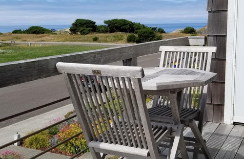 Bandon House | Ocean and Seastack View Townhouse on Coquille Point - 1-wk min