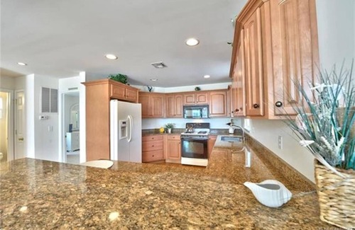 Surf City House | Ocean Block. Surf City. Single family. Rooftop Deck. Beach Badges. WIFI. 136906