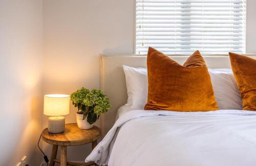 Waiheke Island House | Ocean Breeze Cottage - Coast & Country