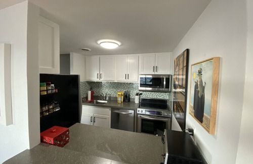 East End Condo | Ocean/city view penthouse Luxury 3 level with bright floorplan and killer view