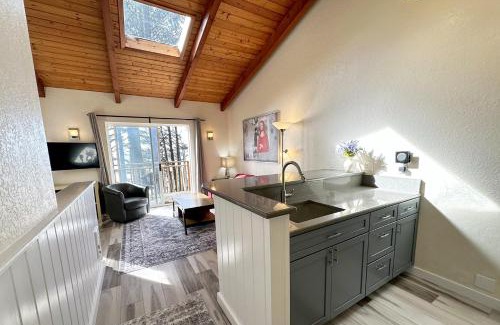Yachats Apartment | Ocean Front, Harmony at Oregon House, Stairs to the Beach!