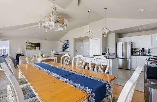 North End Condo | Ocean front - Prime Location - Remodeled - Sleeps 11 - Four Bedroom