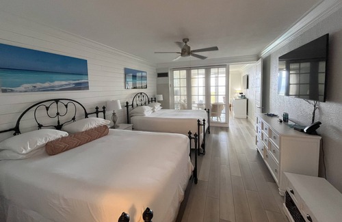 East Fort Lauderdale Resort | OCEAN FRONT Suite At A Beautiful Resort Right On The Sand!!