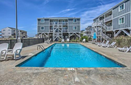 Ocean Isle Beach Apartment | Ocean Isle Beach Condo with Balcony Steps to Shore!