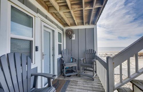Ocean Isle Beach Apartment | Ocean Isle Beach Condo with Balcony Steps to Shore!