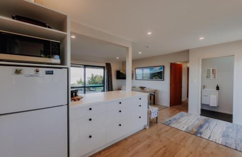 Kaikoura House | Ocean & Mountain Views - Kaikoura